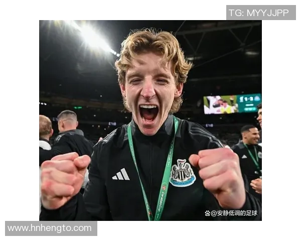 当高冷足球球星成了我低调又宠溺的专属男友 当高冷足球球星成了我低调又宠溺的专属男友