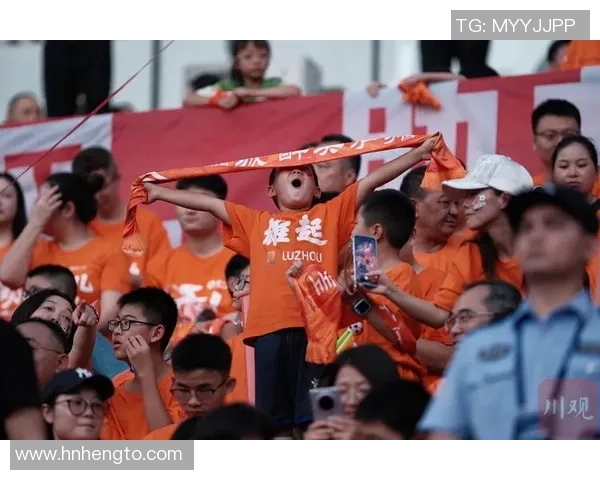 昔日绿茵巨星今日告别赛场再掀球迷回忆热潮