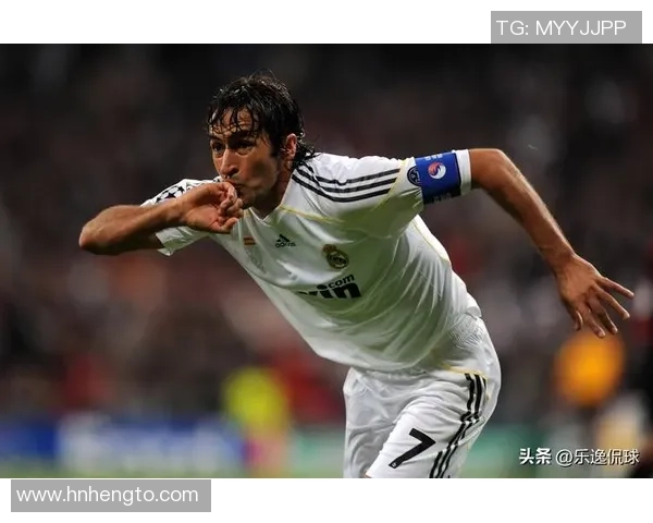 法国足球杂志评选百大球星名单揭晓足坛传奇人物与新星争锋 法国足球杂志评选百大球星名单揭晓足坛传奇人物与新星争锋